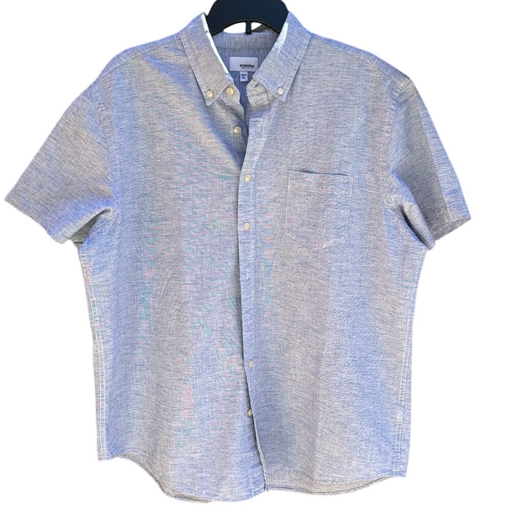 SONOMA. Light Blue, Short Sleeve, button down Shirt. Sz XL. Cotton/Linen blend.